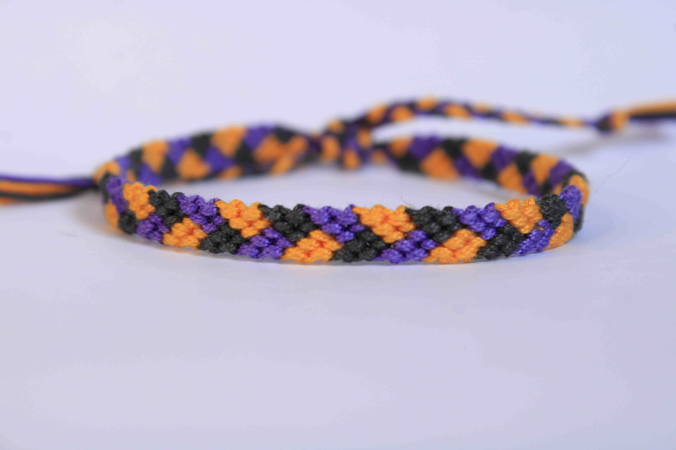 Bracelet Brésilien 6 Fils 3 Couleurs Brésilien Tresse-6 Fils – Bandelier Créations